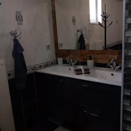 Apartmán Akacvirag Airport Viki Apartman