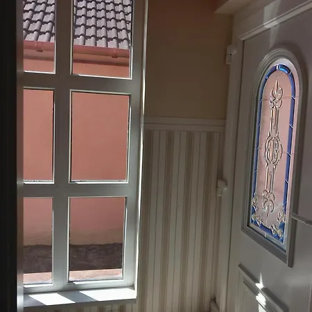 Apartmán Akacvirag Airport Viki Apartman *