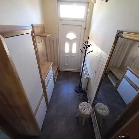 Apartmán Akacvirag Airport Viki Apartman *