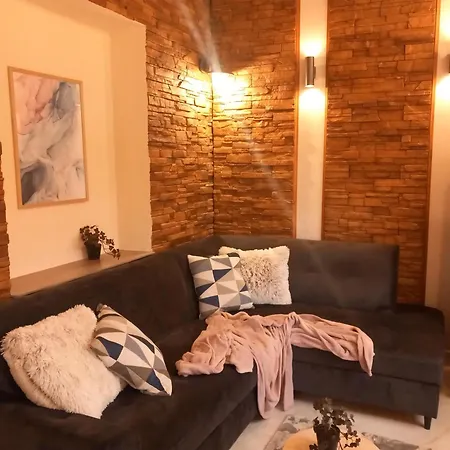 Akacvirag Airport Viki Apartman